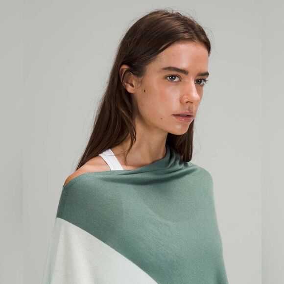 Lululemon Lightweight Knit Poncho Tidewater Teal / Ocean Air - Picture 4 of 11